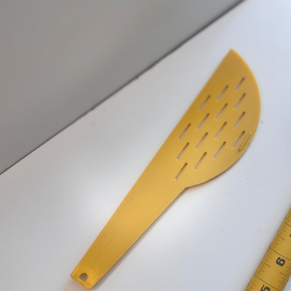 Vintage Yellow Plastic‎ Half Moon Pasta Strainer Colander Kitchen Utensil Gadget